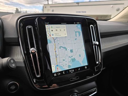 Used 2025 Volvo XC40 B5 Core w/ Protection Package Premier image 31