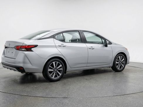 Used 2025 Nissan Versa SV image 9