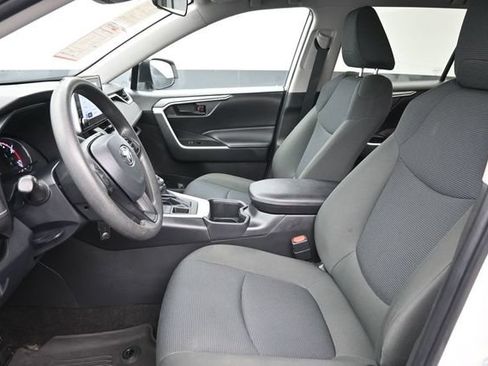 Certified 2023 Toyota RAV4 LE AWD/4WD image 24