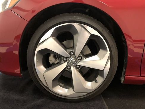 Certified 2018 Honda Accord Touring image 10