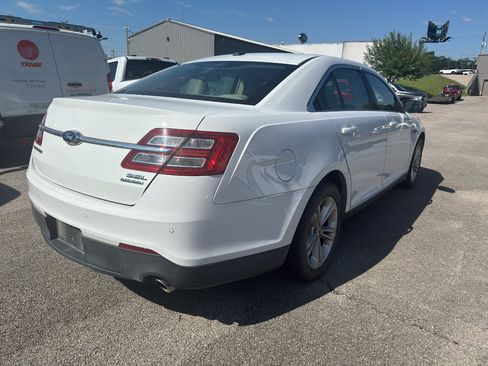 Used 2015 Ford Taurus SEL FWD image 4