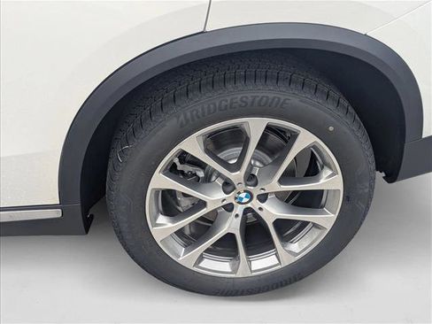 Used 2026 BMW X5 sDrive40i w/ Premium Package image 9