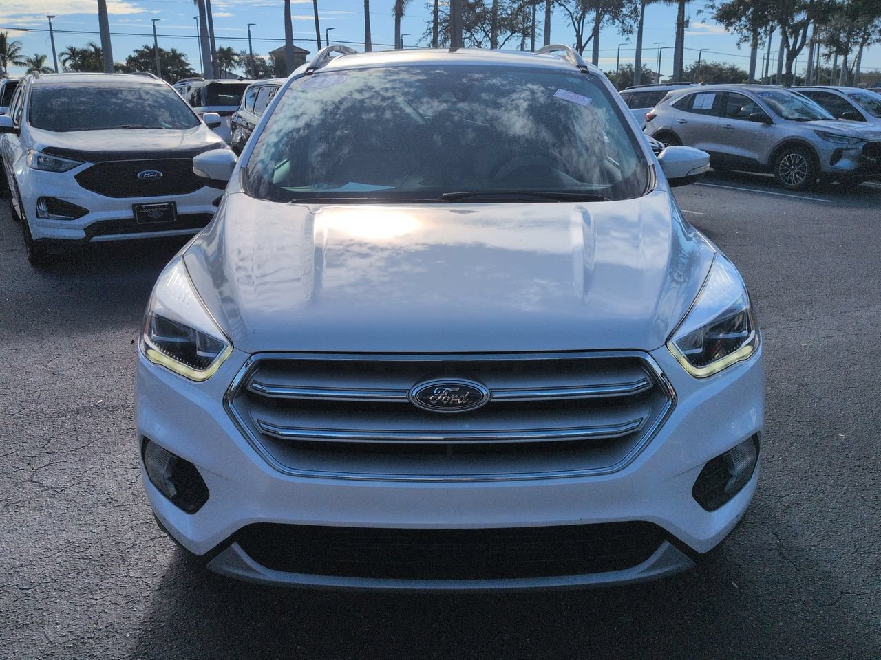 Used 2018 Ford Escape Titanium w/ Ford Safe & Smart Package FWD image 9