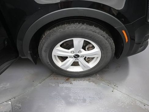Used 2024 Kia Sorento LX FWD image 34