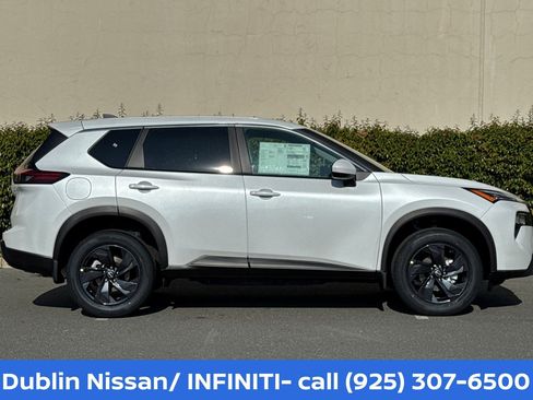 New 2026 Nissan Rogue SV w/ Cold Weather Package FWD image 3