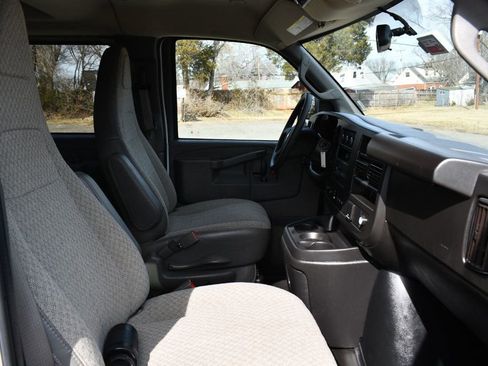 Used 2022 Chevrolet Express 3500 LS image 33