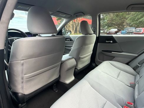 Used 2016 Honda Accord LX image 17