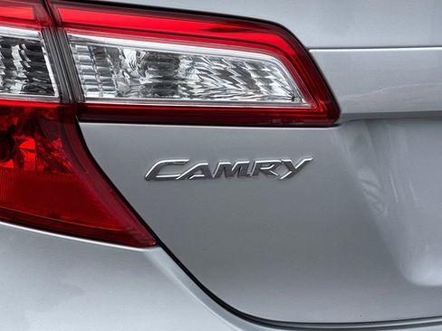 Used 2014 Toyota Camry LE FWD image 25
