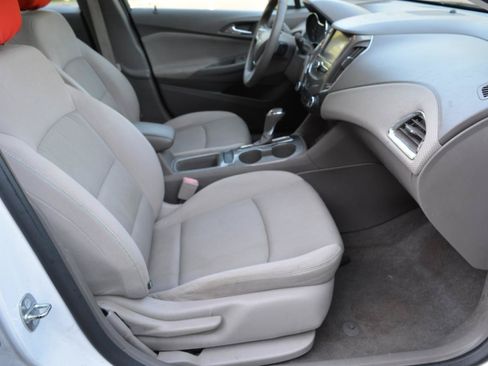 Used 2016 Chevrolet Cruze LT w/ Convenience Package FWD image 21