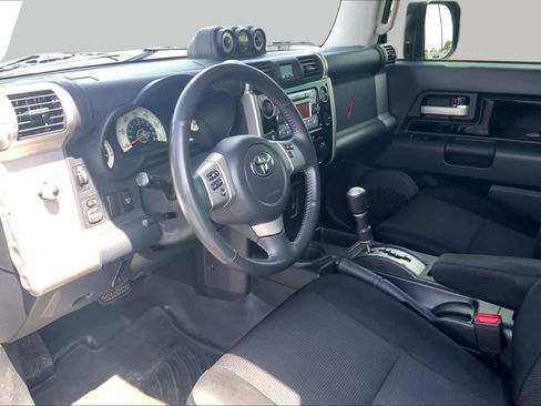 Used 2012 Toyota FJ Cruiser 2WD w/ Upgrade Pkg image 16
