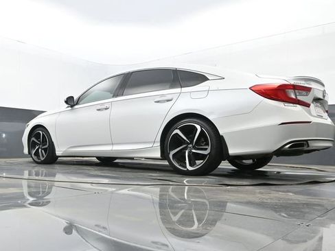 Used 2018 Honda Accord Sport image 10