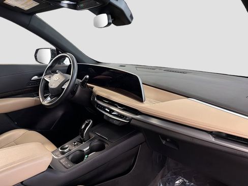 Used 2025 Cadillac XT4 Premium Luxury FWD image 29