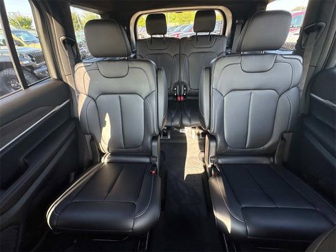 New 2025 Jeep Grand Cherokee L Limited w/ Black Appearance Package image 35