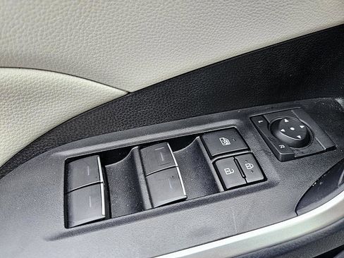 Used 2025 Toyota RAV4 XLE image 30