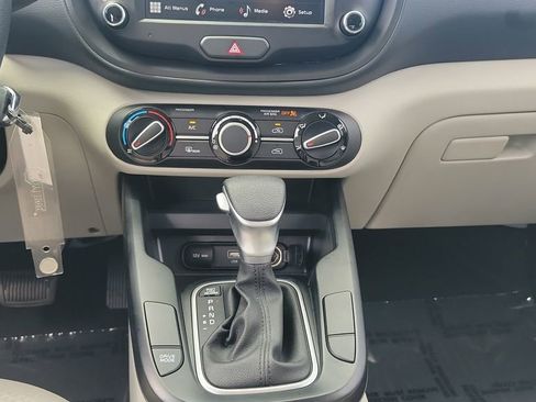 Used 2025 Kia Soul LX FWD image 15
