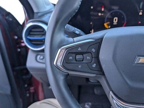 Used 2025 Chevrolet Trax LT w/ LT Convenience Package image 11