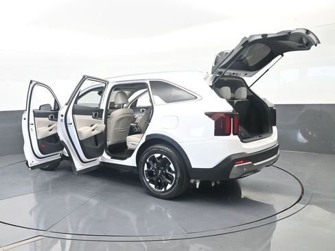 Used 2024 Kia Sorento S w/ Panoramic Sunroof Package FWD image 78