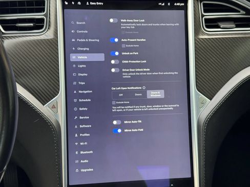 Used 2014 Tesla Model S 85 RWD image 38