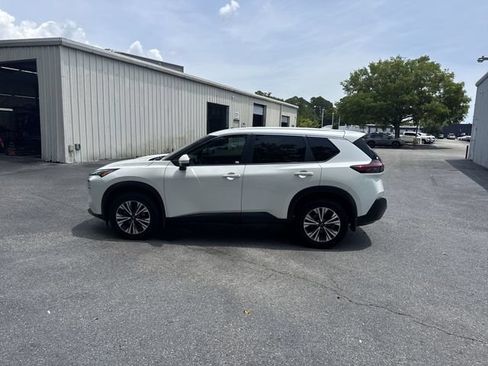 Used 2023 Nissan Rogue SV FWD image 8