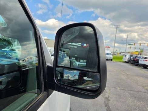 Used 2017 GMC Savana 2500 RWD image 29
