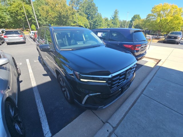 Used 2023 Honda Pilot Elite image 8
