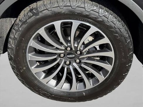 Used 2020 Lincoln Aviator Reserve w/ Equipment Group 201A AWD/4WD image 9