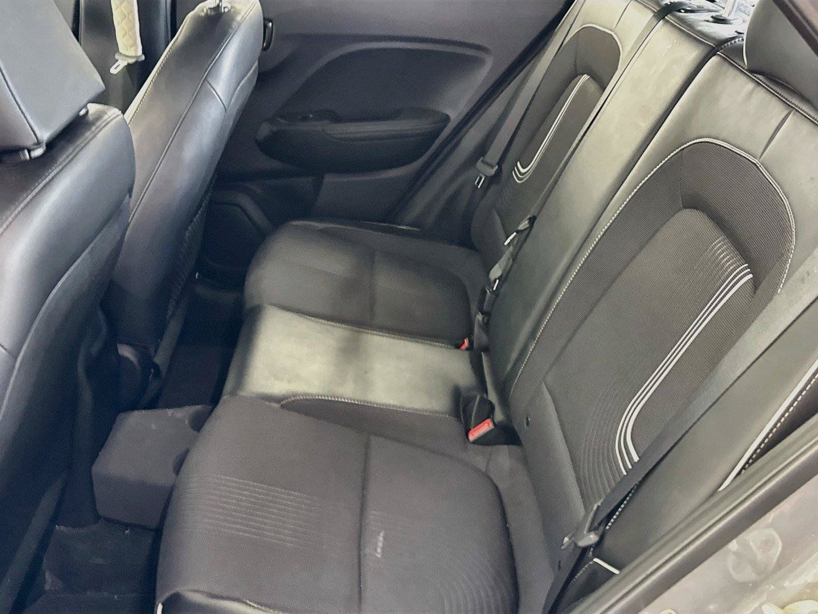 Used 2022 Hyundai Venue Limited w/ Cargo Package FWD image 5