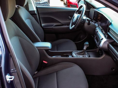 Used 2025 Hyundai Kona SEL image 40