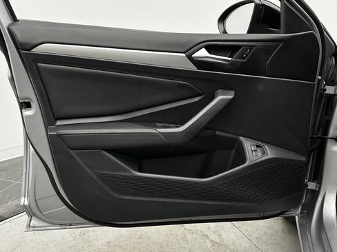 Used 2023 Volkswagen Jetta Sport image 10