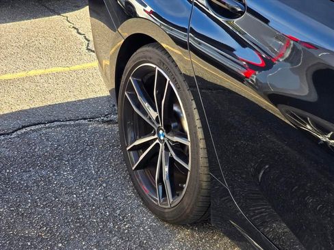 Used 2021 BMW 330i Sedan w/ M Sport Package image 18