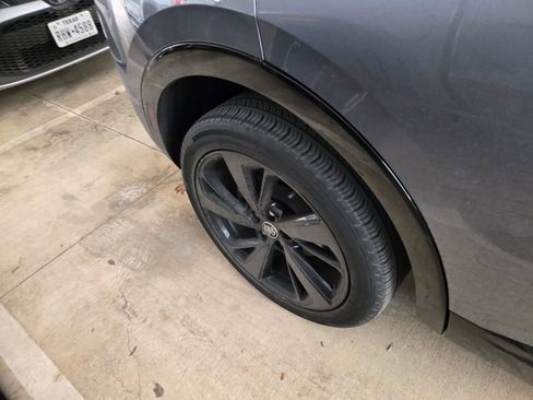 Used 2022 Buick Envision Essence w/ Technology Package II image 8