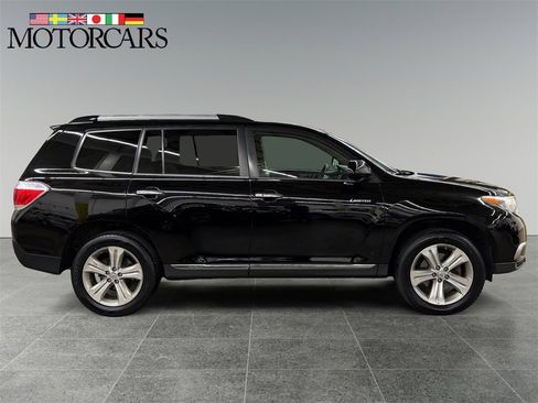 Used 2013 Toyota Highlander Limited image 2