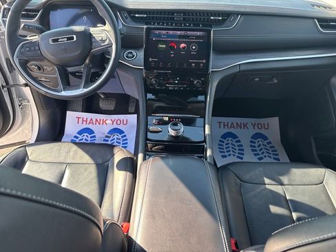 Used 2023 Jeep Grand Cherokee Limited image 35