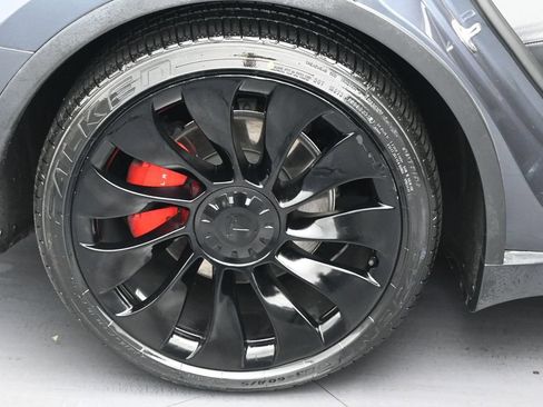 Used 2022 Tesla Model Y Performance AWD/4WD image 35