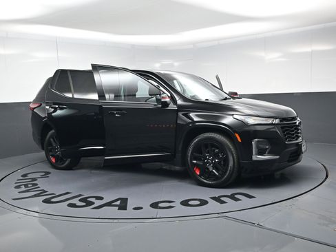 Certified 2023 Chevrolet Traverse Premier w/ Redline Edition image 24