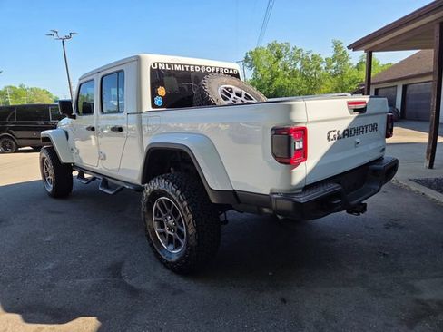 Used 2020 Jeep Gladiator Overland w/ Popular Equipment Package AWD/4WD image 4