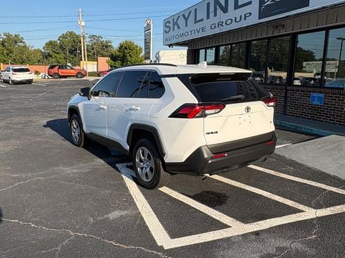 Used 2020 Toyota RAV4 LE FWD image 7