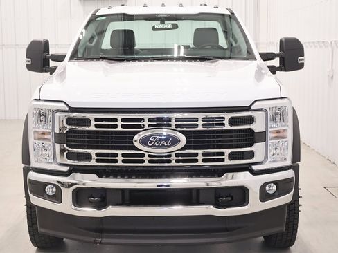 New 2026 Ford F550 4x4 Regular Cab Super Duty image 3