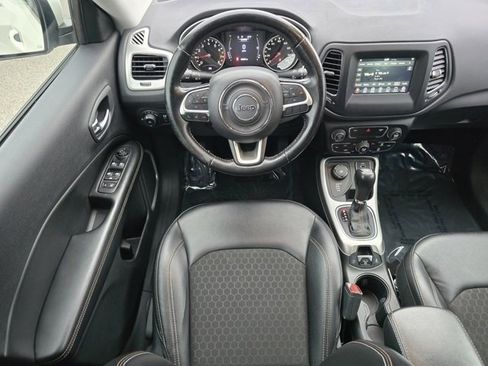 Used 2020 Jeep Compass Latitude image 4