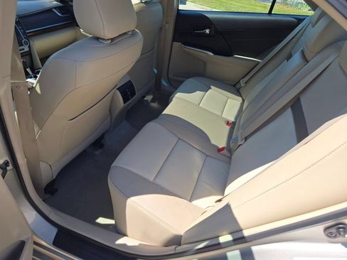 Used 2014 Toyota Camry XLE w/ Leather Package FWD image 16