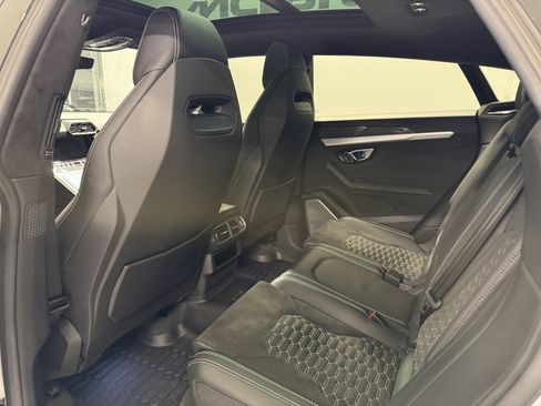 Used 2021 Lamborghini Urus image 15