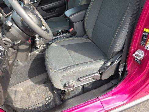 Used 2024 Jeep Gladiator Sport image 16