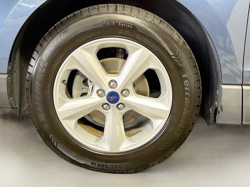 Used 2018 Ford Edge SE image 14