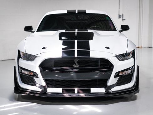 Used 2022 Ford Mustang Shelby GT500 w/ Carbon Fiber Track Pack RWD image 8