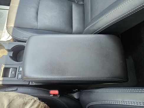 Used 2019 Subaru Outback 3.6R Limited AWD/4WD image 22