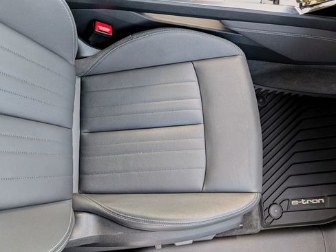 Used 2021 Audi e-tron Premium w/ Towing Package image 69