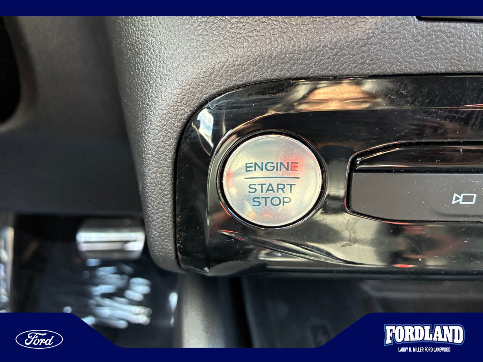 Used 2024 Ford Escape ST-Line Select w/ Tech Pack #2 AWD/4WD image 30