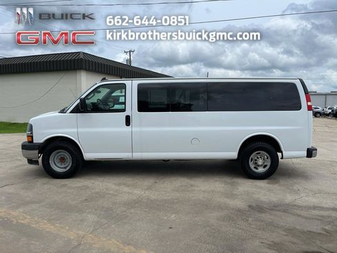 Used 2017 Chevrolet Express 3500 LT w/ LT Preferred Equipment Group image 1