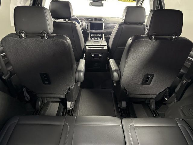 Used 2024 GMC Yukon Denali AWD/4WD image 25