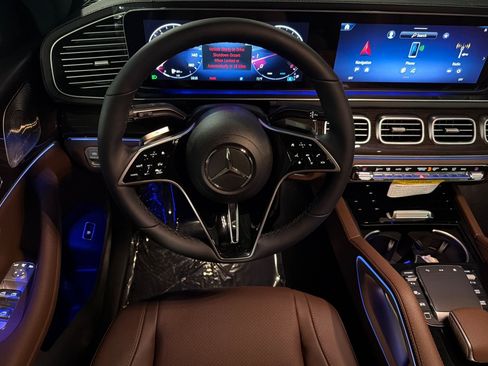 New 2026 Mercedes-Benz GLS 450 4MATIC image 13